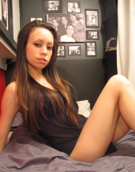 Девушка жаждет общения и вирта с парнем Девушка жаждет общения и вирта с парнем